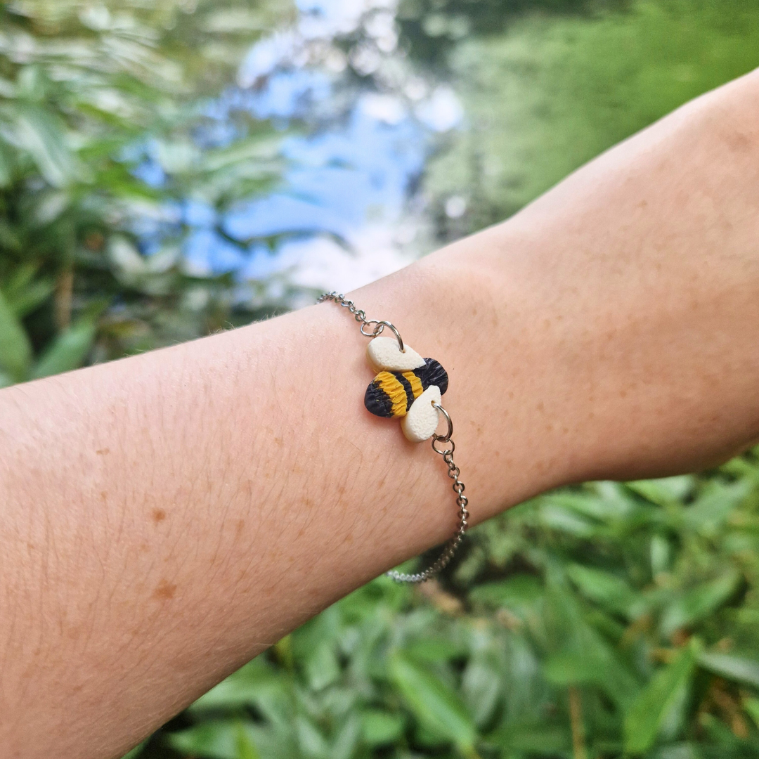 Detailed Bumble Bee Adjustable Bracelet