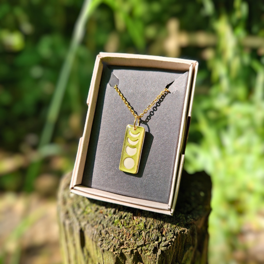 Speckled White Rectangle Moon Phase 20" Necklace