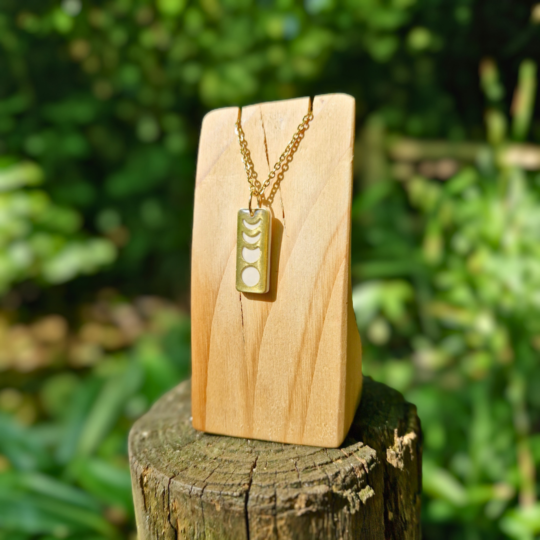 Speckled White Rectangle Moon Phase 20" Necklace