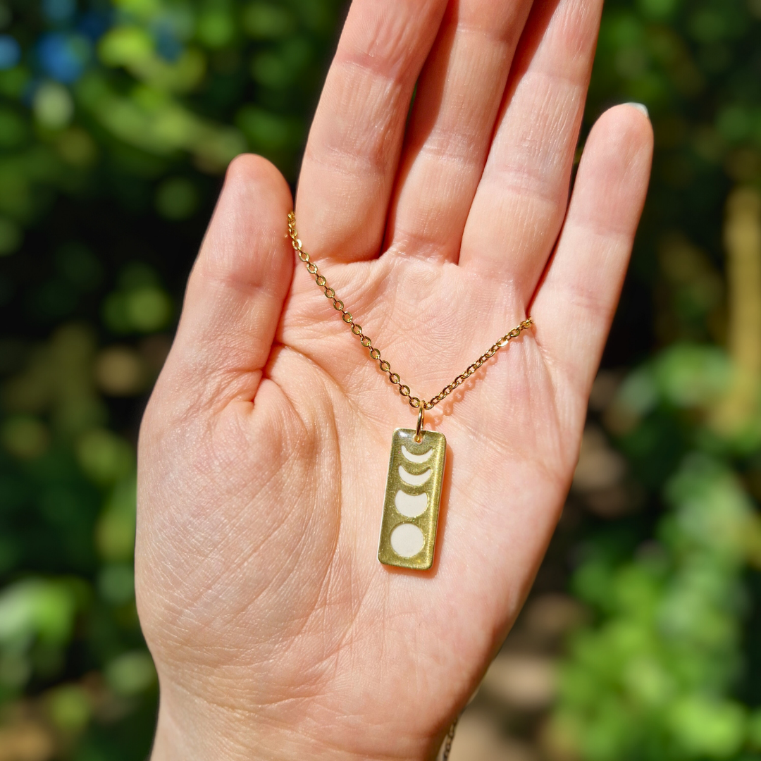 Speckled White Rectangle Moon Phase 20" Necklace