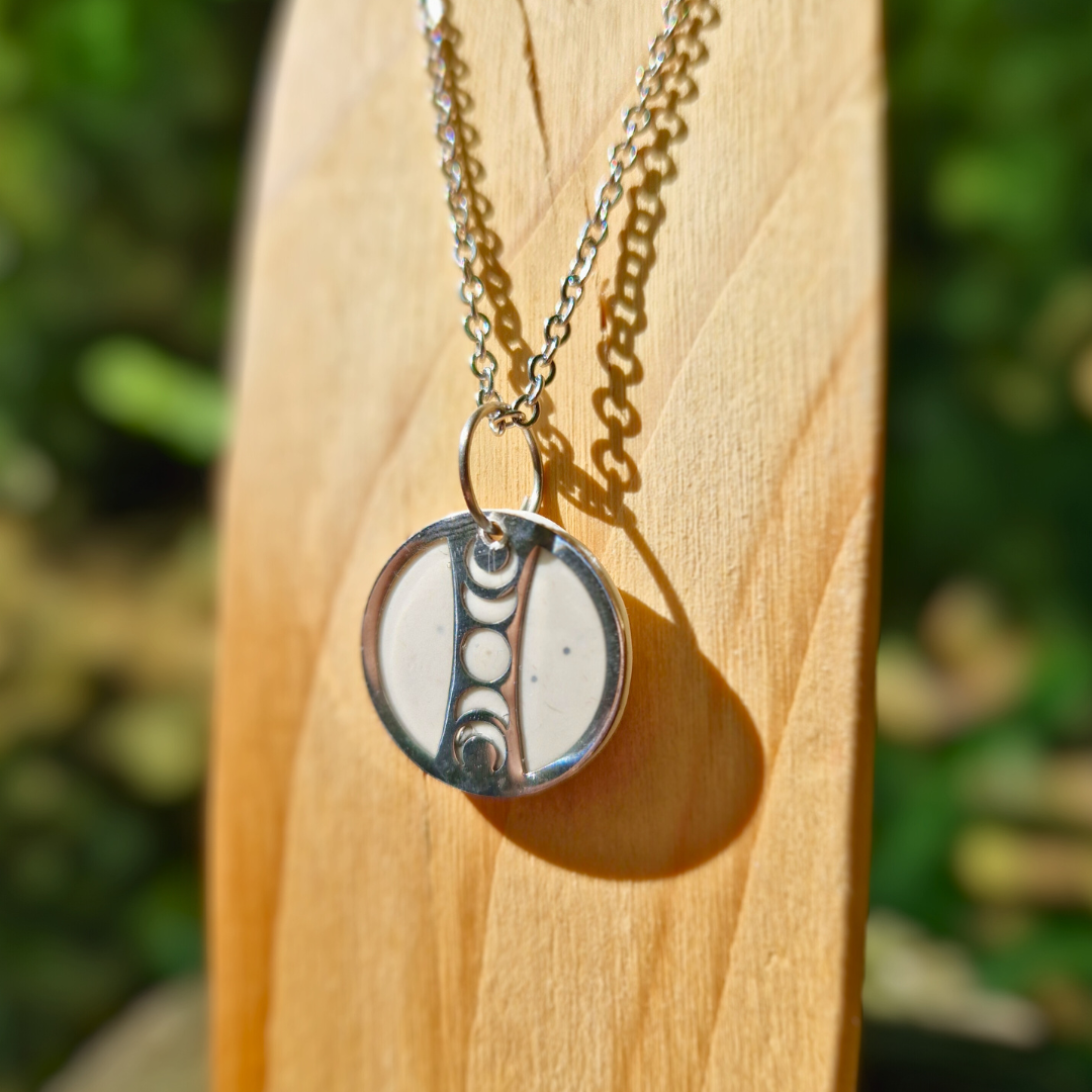 Speckled White and Silver Circle Moon Phase 20" Necklace