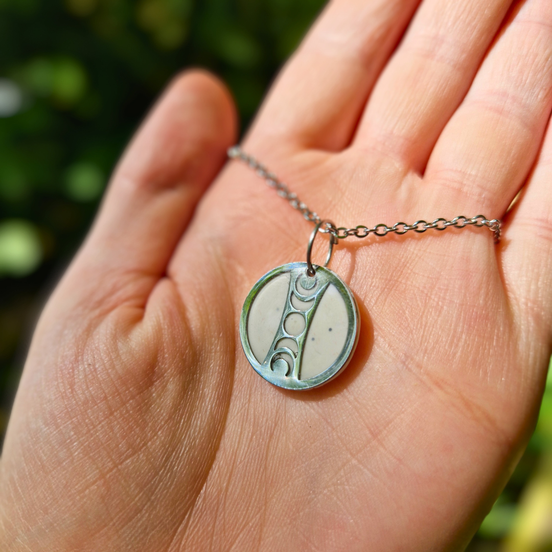 Speckled White and Silver Circle Moon Phase 20" Necklace