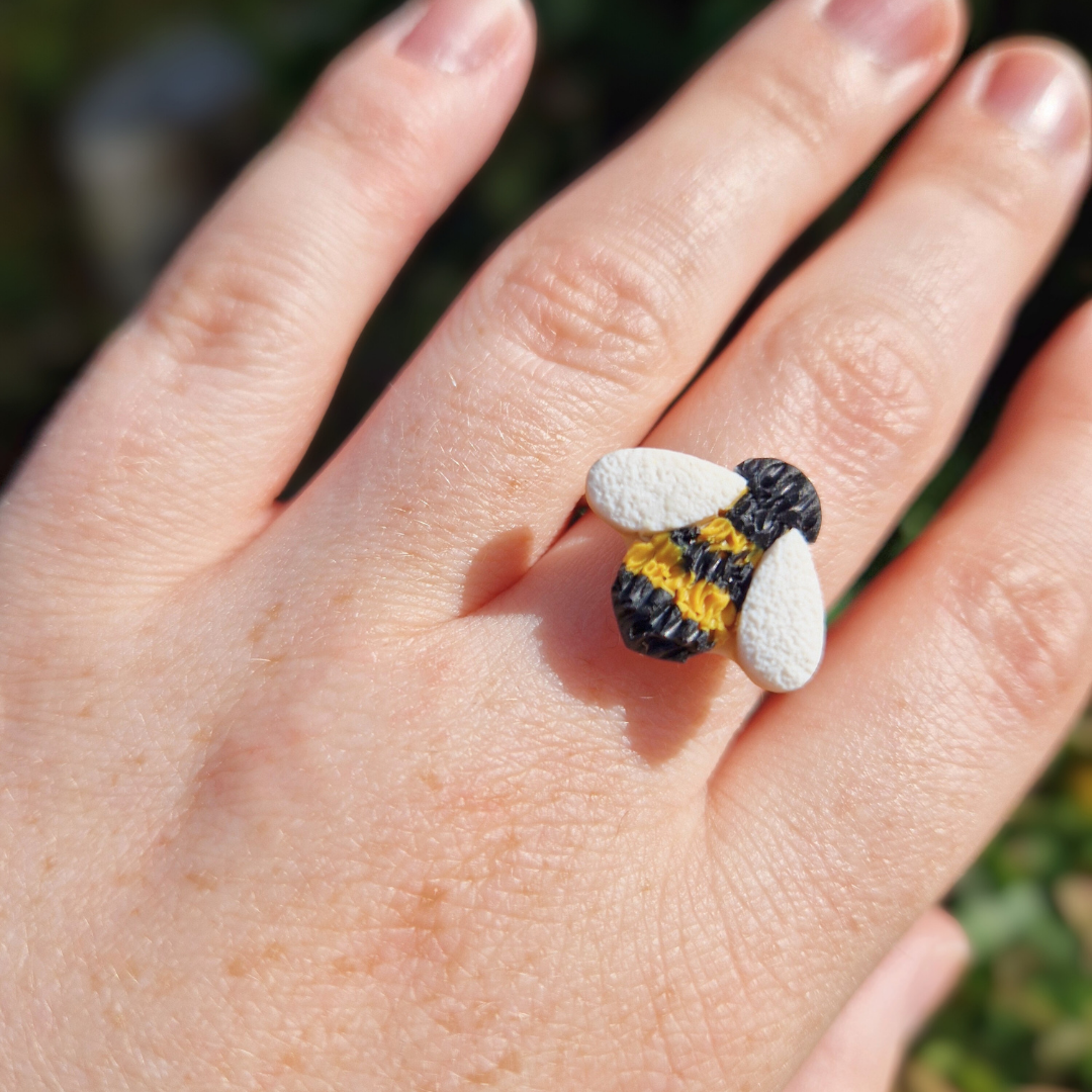 Detailed Adjustable Bumble Bee Ring