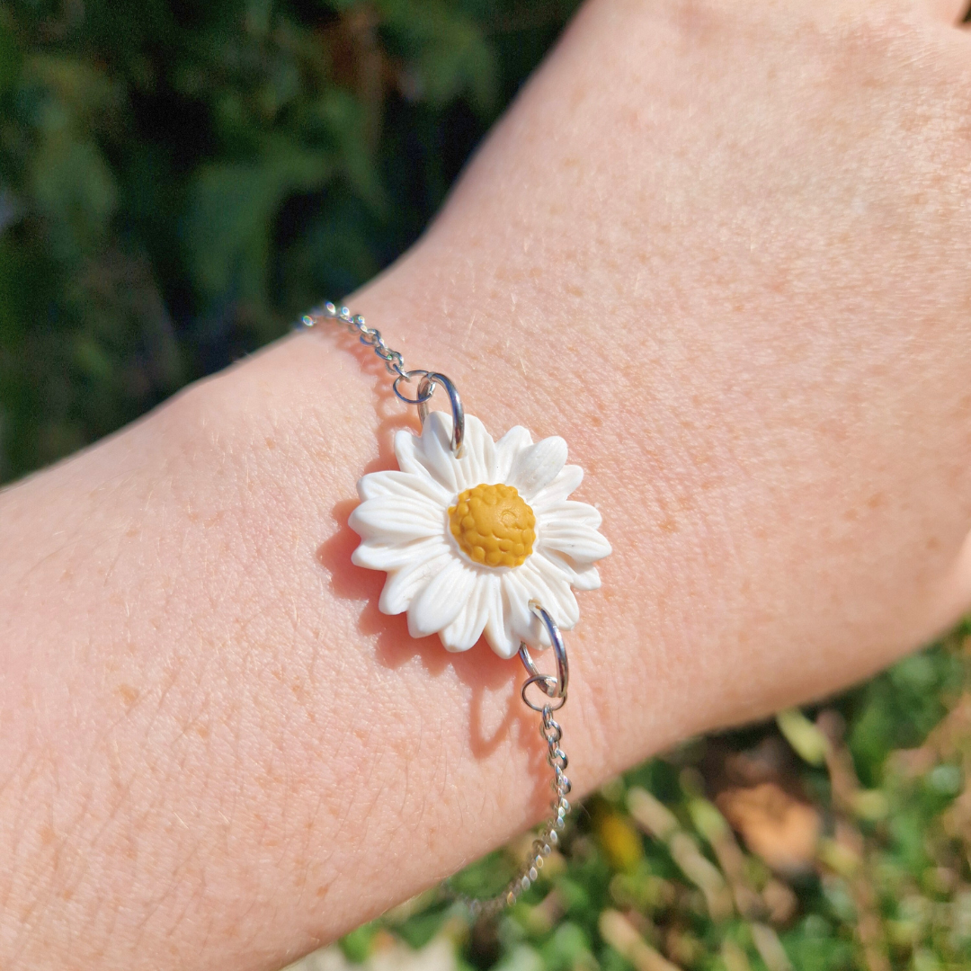 Intricate Daisy Adjustable Bracelet
