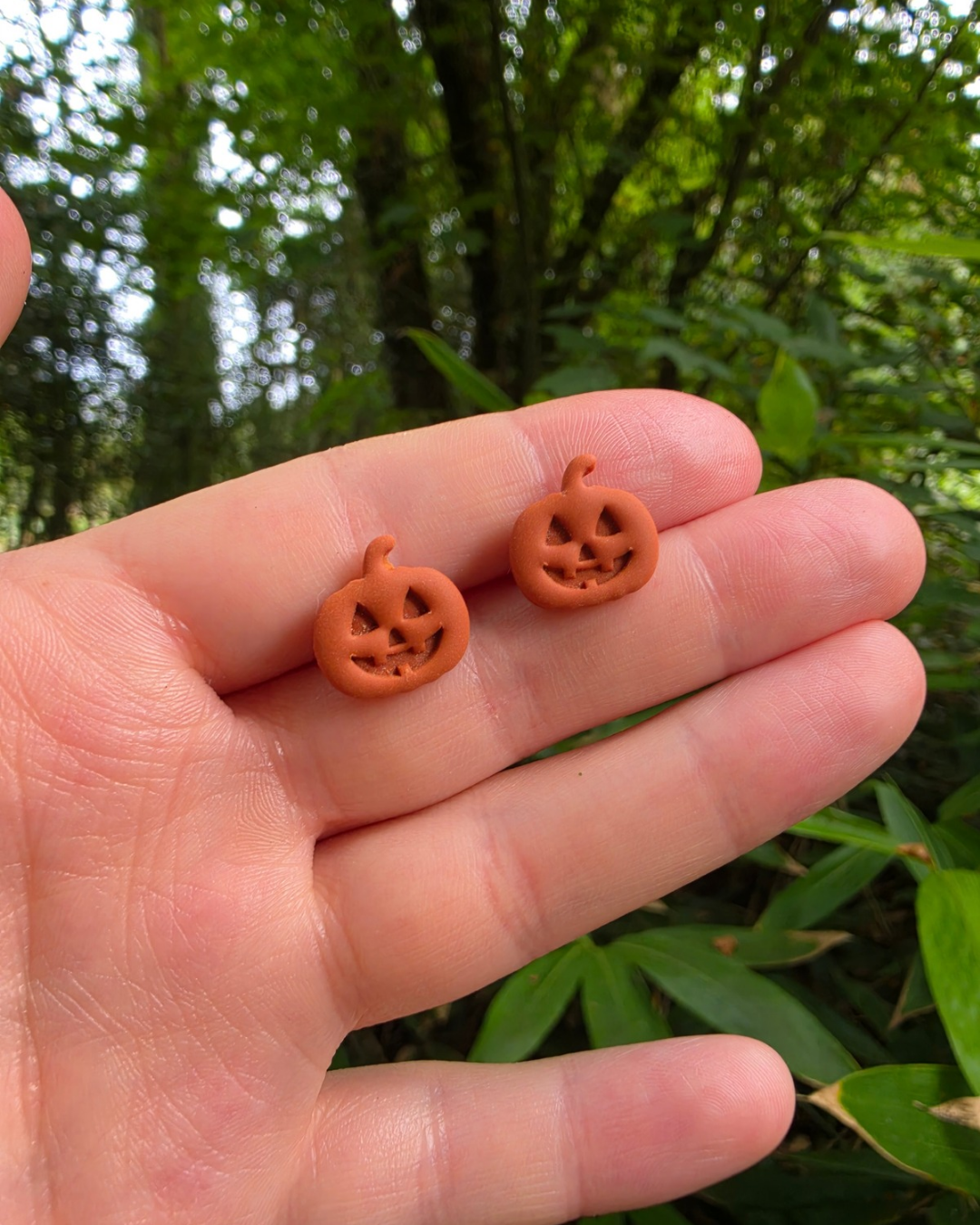 Jack O' Lantern Halloween Studs
