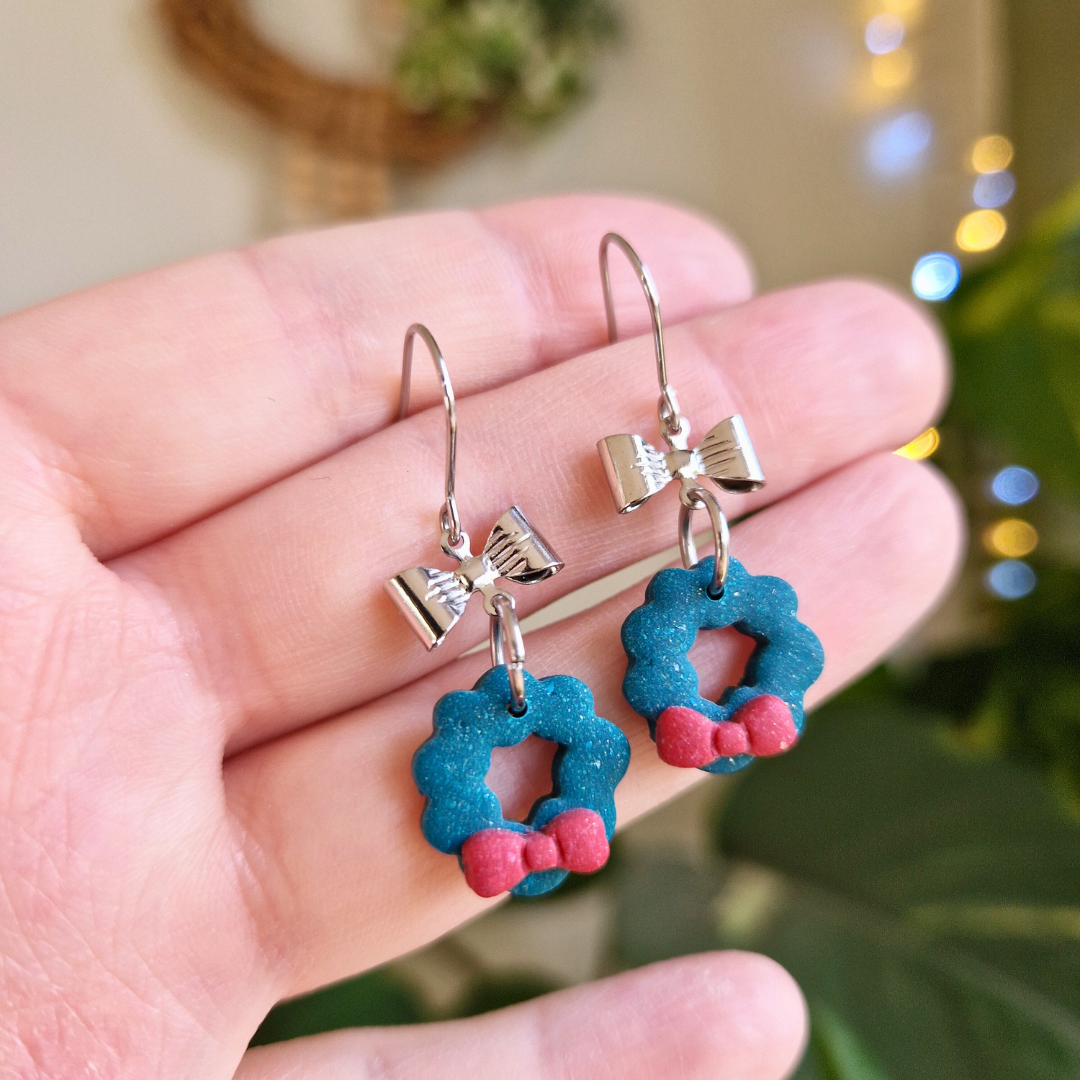 Christmas Wreath & Bow Hook Earrings (gold or silver)