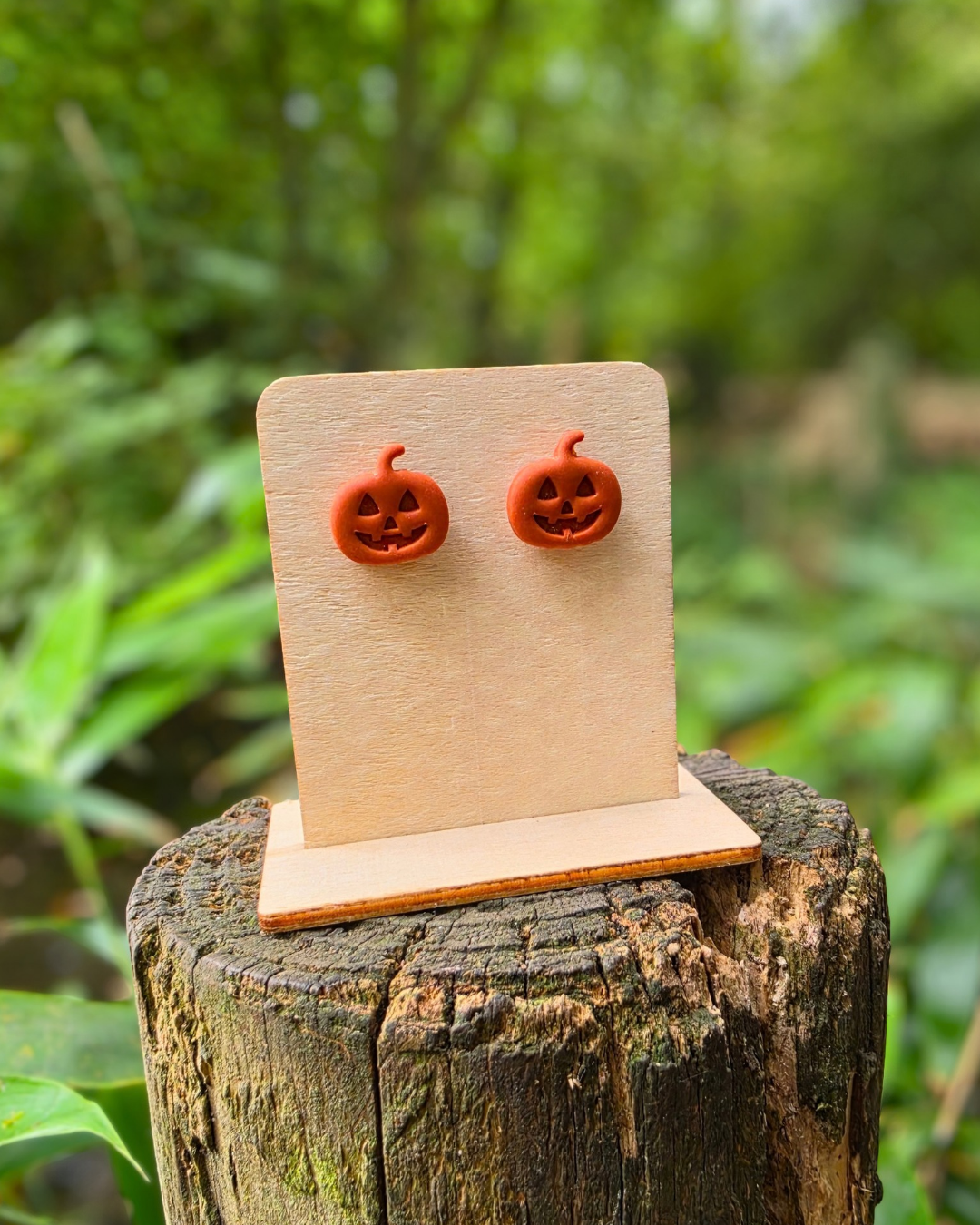 Jack O' Lantern Halloween Studs