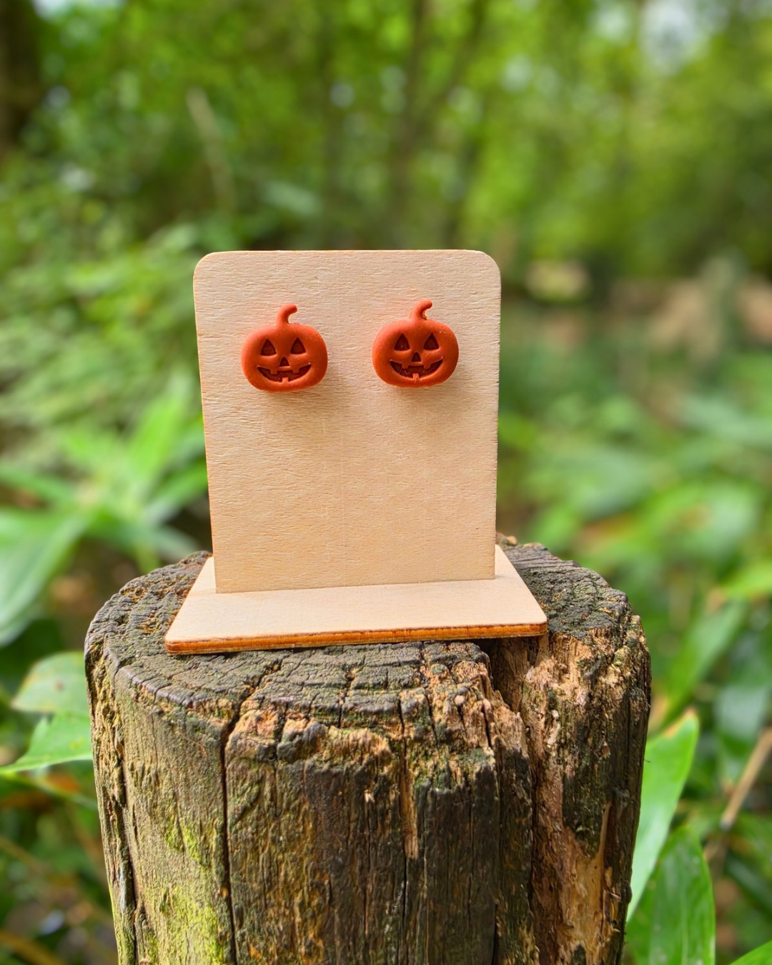 Jack O' Lantern Halloween Studs